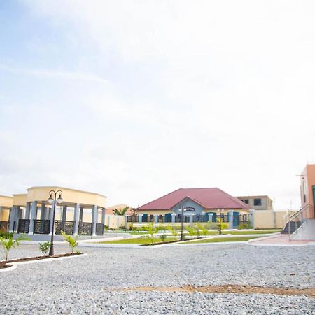 Bella Ella Hotel & Event Center Kasoa 外观 照片